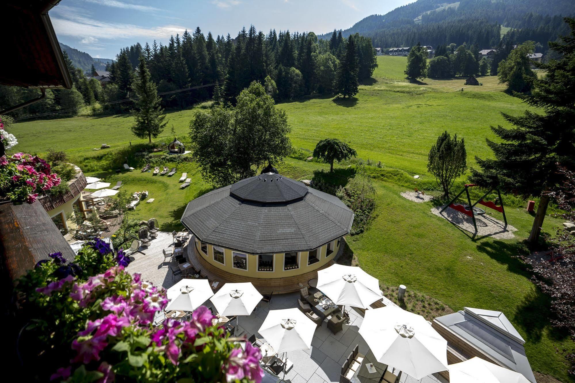 Family & Sporthotel Kaerntnerhof Bad Kleinkirchheim Dış mekan fotoğraf