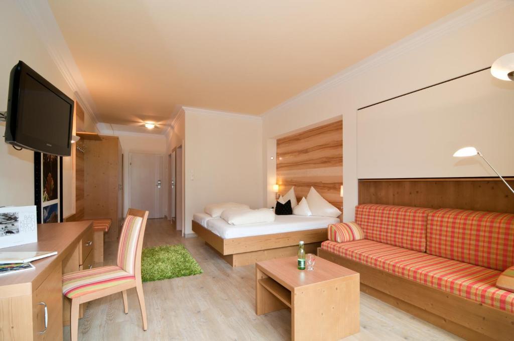 Family & Sporthotel Kaerntnerhof Bad Kleinkirchheim Oda fotoğraf
